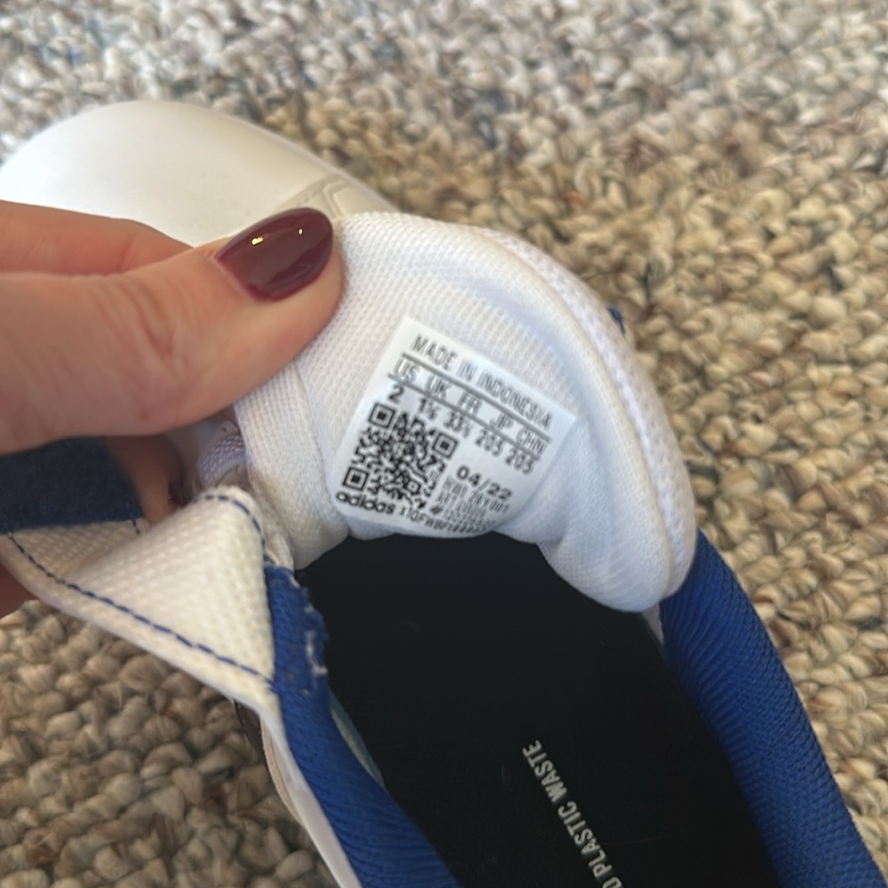 Adidas boys sz 2 lace free - Picture 7 of 7
